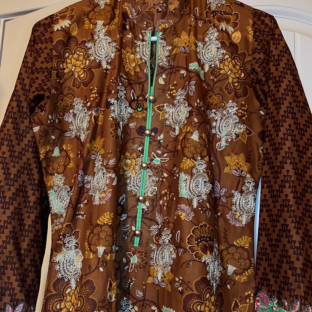 3 pcs pakistani dress, Pants , shirt and scarf(dupatta). Worn once only